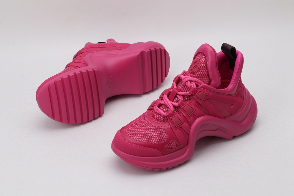 L*V SNEAKER